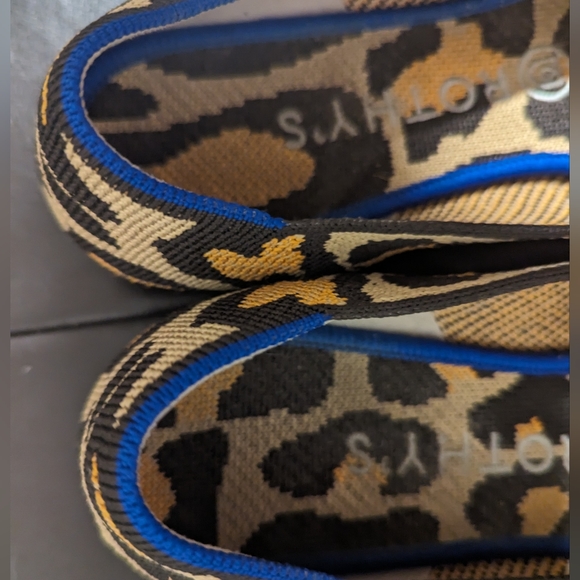 Rothy's Big Cat Points | Original Sizing - Picture 3 of 4